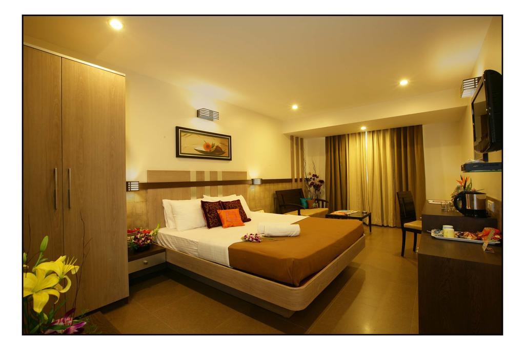 Hotel Utsav Deluxe Púna Exteriér fotografie